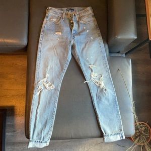 LEVI 501 vintage ripped jeans